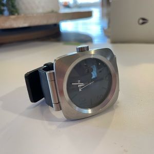 Nixon The Volta Watch